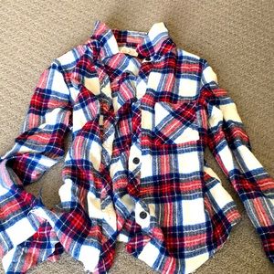 PLAID BUTTON UP